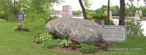 Trans canada Trail-campbellford, erratic boulder